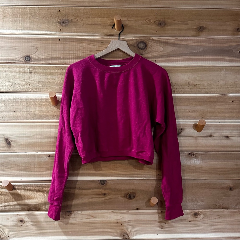 Aliya Wanek Ami Sweatshirt in Fuschia